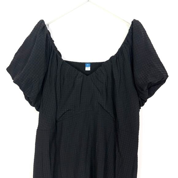 Old Navy Flutter Puff Sleeve Textured Dress - Picture 3 of 7